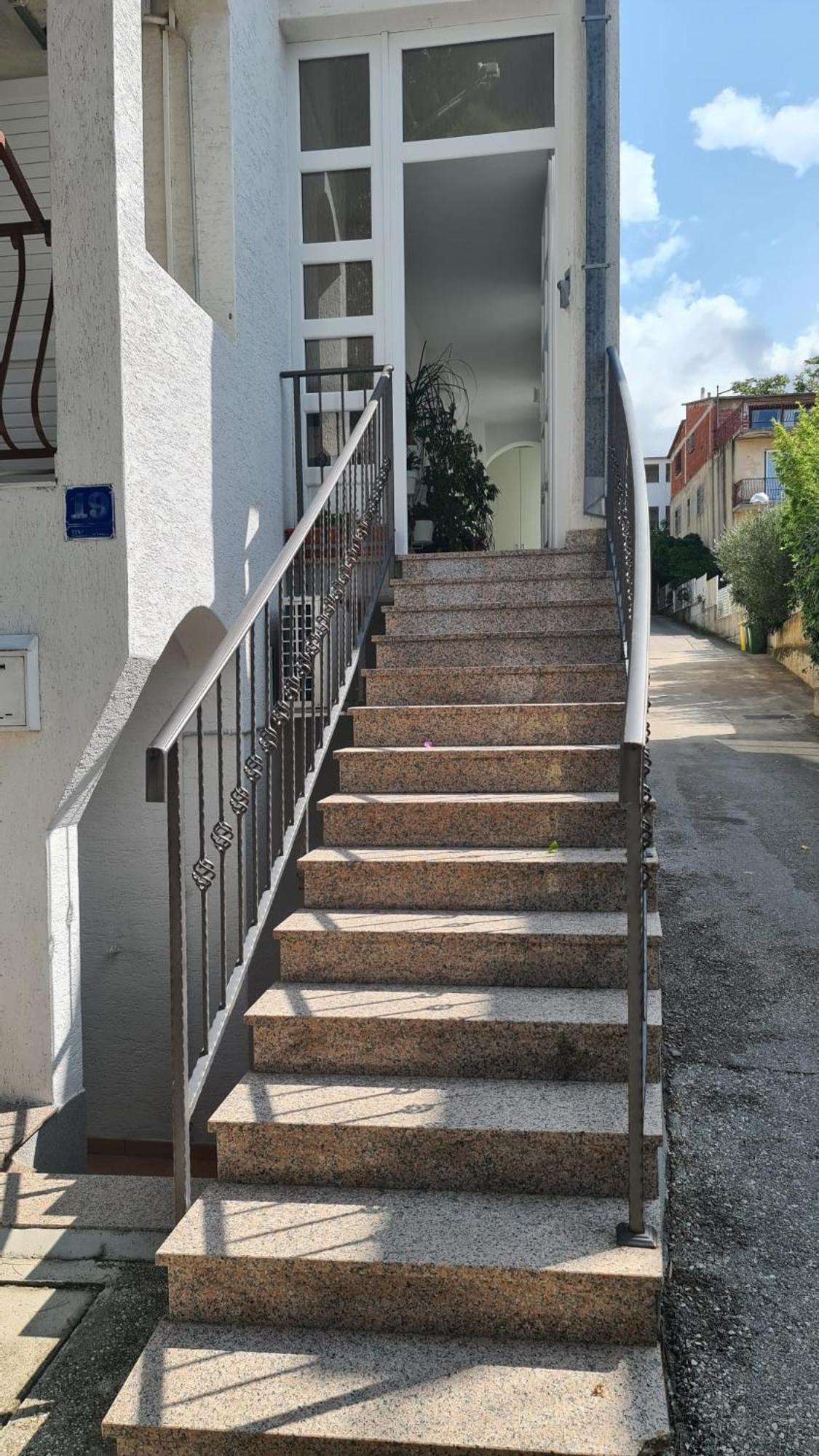 Apartmani Marivo Baska Voda Bagian luar foto