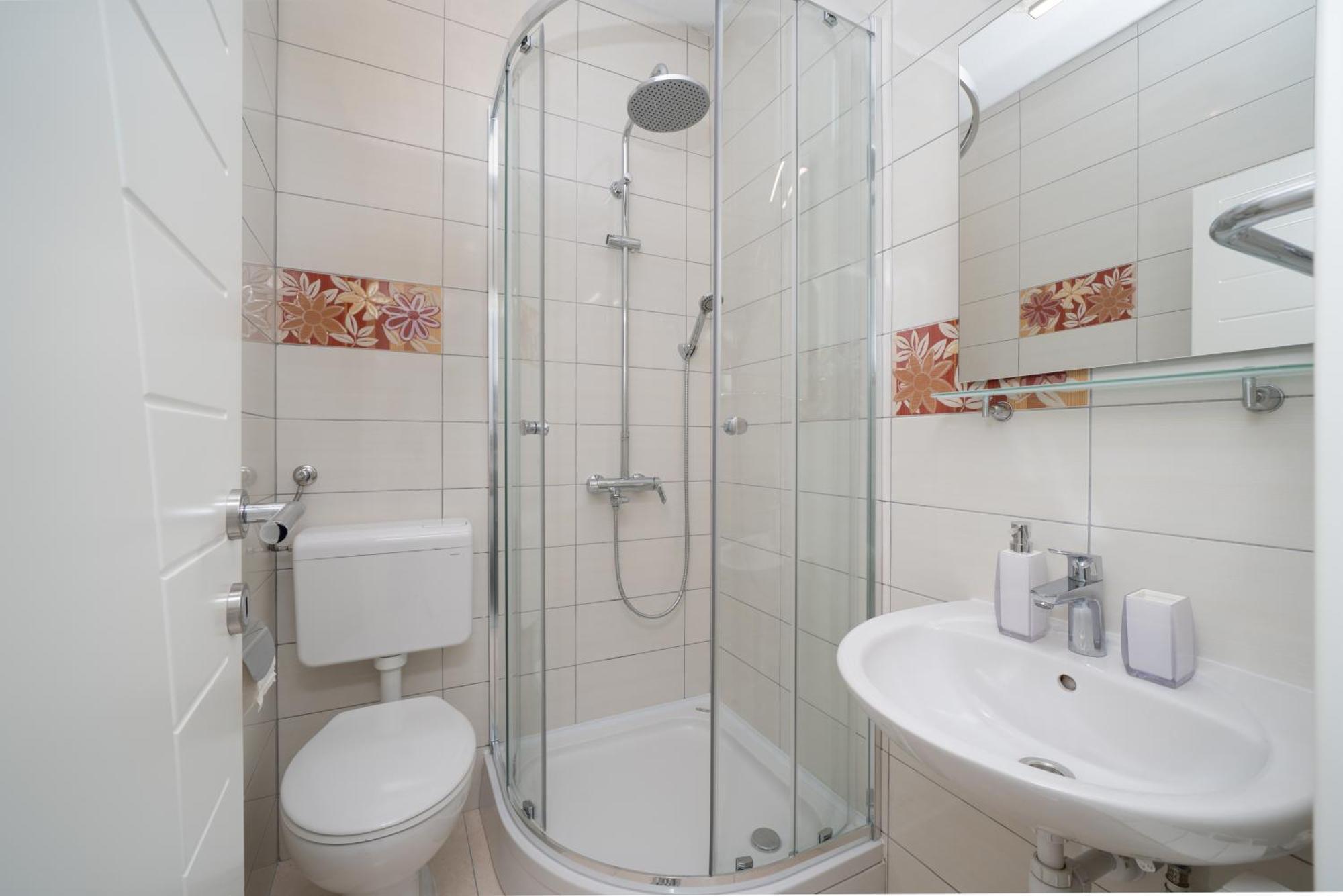 Apartmani Marivo Baska Voda Bagian luar foto